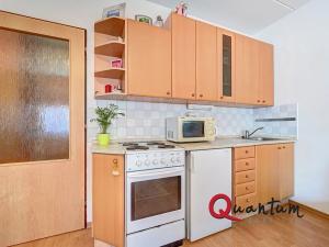 Pronájem bytu 1+kk, Praha - Košíře, Houdova, 33 m2