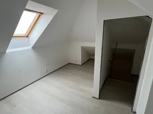 Prodej bytu 3+kk, Králův Dvůr, Na Vyhlídce, 84 m2