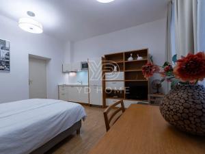 Prodej bytu 1+kk, Praha - Nové Město, Charvátova, 29 m2