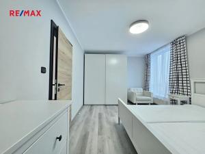 Pronájem bytu 2+kk, Praha - Strašnice, Vinohradská, 58 m2