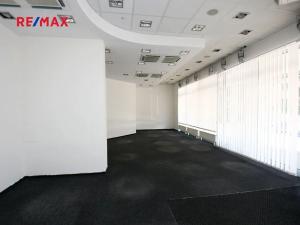 Pronájem obchodního prostoru, Kolín, Sladkovského, 100 m2