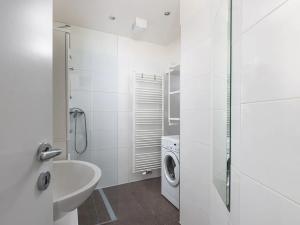 Pronájem bytu 1+kk, Praha - Nové Město, Navrátilova, 30 m2