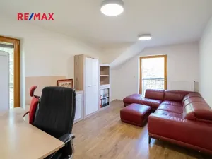 Prodej výrobních prostor, Slaný, 790 m2