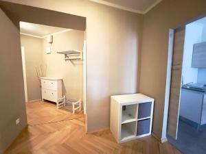 Pronájem bytu 2+kk, Praha - Dejvice, Zelená, 49 m2