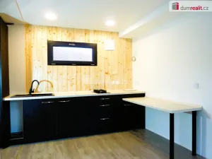 Prodej garáže, Pernštejnské Jestřabí - Maňová, 36 m2