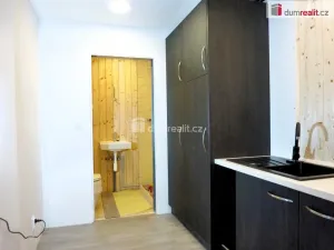 Prodej garáže, Pernštejnské Jestřabí - Maňová, 36 m2