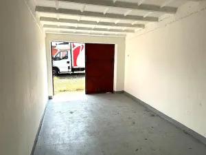 Pronájem garáže, Hradec Králové, 30 m2