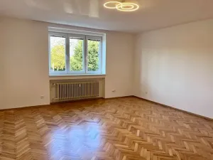 Pronájem bytu 3+1, Praha - Podolí, Podolská, 91 m2