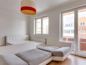 Pronájem bytu 1+kk, Praha - Kyje, Sicherova, 32 m2