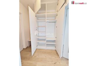 Pronájem bytu 1+kk, Praha - Kbely, Sedlářova, 36 m2