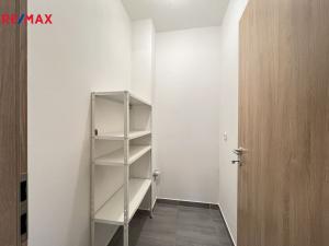 Prodej bytu 2+kk, Praha - Uhříněves, Oty Bubeníčka, 48 m2