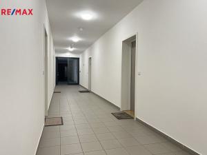 Prodej bytu 2+kk, Praha - Uhříněves, Oty Bubeníčka, 48 m2