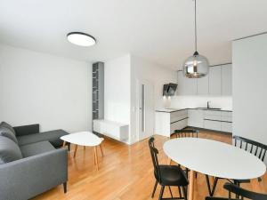 Pronájem bytu 2+kk, Praha - Hloubětín, Waltariho, 56 m2