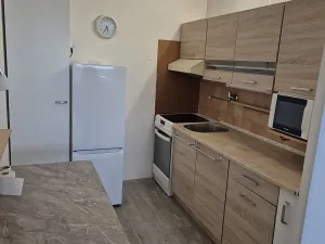 Pronájem bytu 2+kk, Kladno, Na růžovém poli, 40 m2