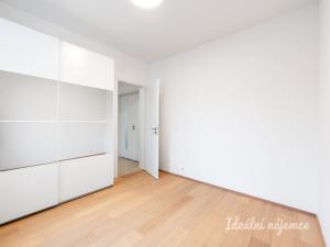 Pronájem bytu 2+kk, Praha - Smíchov, Akáciová, 53 m2