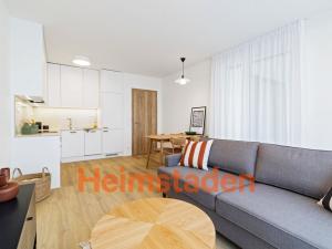 Pronájem bytu 2+kk, Praha - Holešovice, Vrbenského, 53 m2