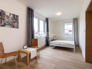 Pronájem bytu 2+kk, Praha - Dolní Měcholupy, Kryšpínova, 62 m2