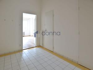 Pronájem bytu 1+1, Praha - Vinohrady, Šrobárova, 42 m2