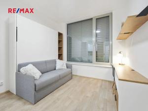 Prodej ubytování, Praha - Smíchov, Plzeňská, 22 m2