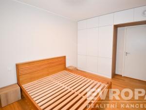 Pronájem bytu 2+kk, Praha - Smíchov, Podbělohorská, 57 m2