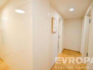 Pronájem bytu 2+kk, Praha - Smíchov, Podbělohorská, 57 m2