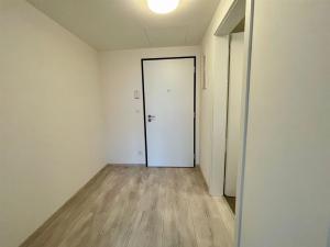 Pronájem bytu 1+kk, Praha - Vysočany, Kolbenova, 36 m2