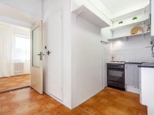 Pronájem bytu 2+kk, Praha - Lhotka, 38 m2