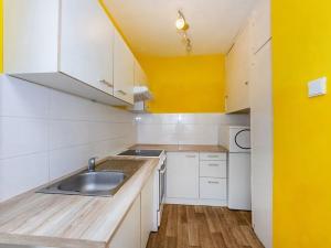 Prodej bytu 2+kk, Praha - Háje, Štichova, 42 m2