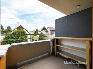 Pronájem bytu 4+kk, Praha - Uhříněves, Losenická, 97 m2