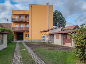 Prodej vícegeneračního domu, Sadská, Husova, 306 m2