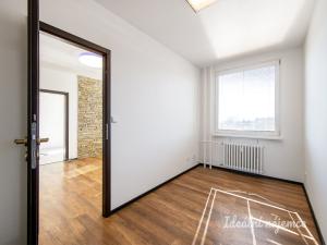 Pronájem bytu 3+1, Praha - Prosek, Jablonecká, 65 m2