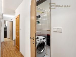 Prodej bytu 3+1, Praha - Chodov, Jarníkova, 82 m2