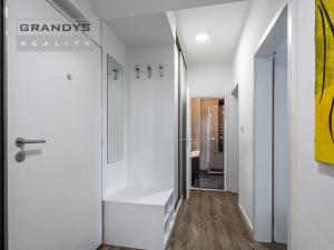 Prodej bytu 3+kk, Praha - Horní Měcholupy, Padovská, 101 m2