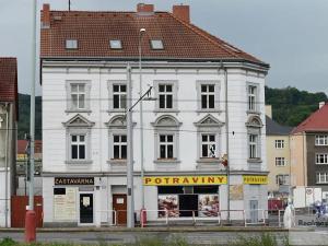 Pronájem obchodního prostoru, Ústí nad Labem, Národního odboje, 38 m2