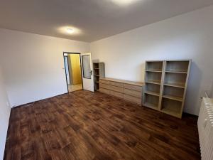 Pronájem bytu 2+1, Zlín, Dlouhá, 56 m2