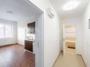 Pronájem bytu 2+kk, Praha - Vršovice, Pod Rapidem, 41 m2