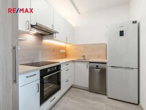 Pronájem bytu 2+kk, Praha - Vysočany, Poděbradská, 43 m2