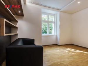 Pronájem bytu 2+kk, Praha - Žižkov, Žerotínova, 42 m2