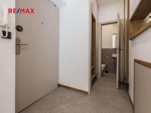 Pronájem bytu 2+kk, Praha - Žižkov, Žerotínova, 42 m2