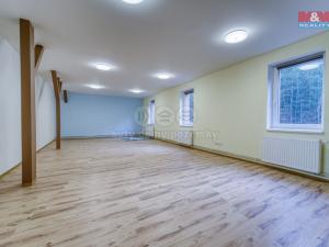 Pronájem obchodního prostoru, Loděnice, Karlštejnská, 400 m2