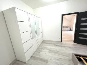 Pronájem bytu 3+kk, Praha - Strašnice, Nad olšinami, 65 m2