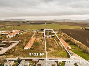 Prodej komerčního pozemku, Strachotín, 9422 m2