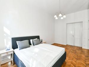 Pronájem bytu 3+1, Praha - Vinohrady, Mánesova, 101 m2