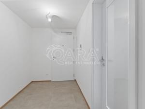 Pronájem bytu 2+kk, Praha - Smíchov, Šiklové, 45 m2