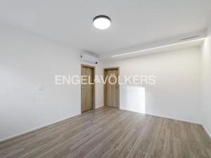 Pronájem bytu 3+kk, Praha - Libeň, V Holešovičkách, 74 m2