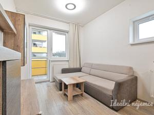 Pronájem bytu 3+kk, Brno - Žebětín, Listnatá, 68 m2