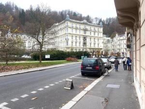 Prodej obchodního prostoru, Karlovy Vary, Mariánskolázeňská, 69 m2