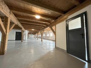 Pronájem skladu, Jindřichův Hradec, U Dolního Skrýchova, 100 m2