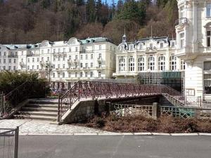 Prodej obchodního prostoru, Karlovy Vary, Mariánskolázeňská, 41 m2