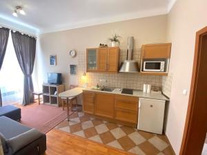 Prodej bytu 2+kk, Karlovy Vary, Zámecký vrch, 31 m2